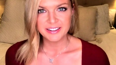 amateur blonde solo webcam