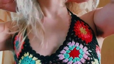 Amateur blonde babe masturbates on cam