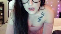 Amateur brunette double toying on webcam