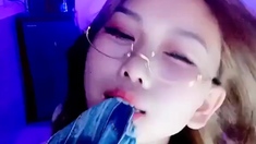 Pussy close up by slutty teen on cam