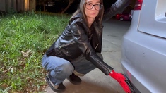 I Block The Exhaust Pipe With My Hands Feel The Power