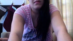 Busty Cam Girl Showing Boobs On Cam