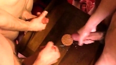 Cookie circle jerk