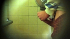 Str8 spy men in public toilet